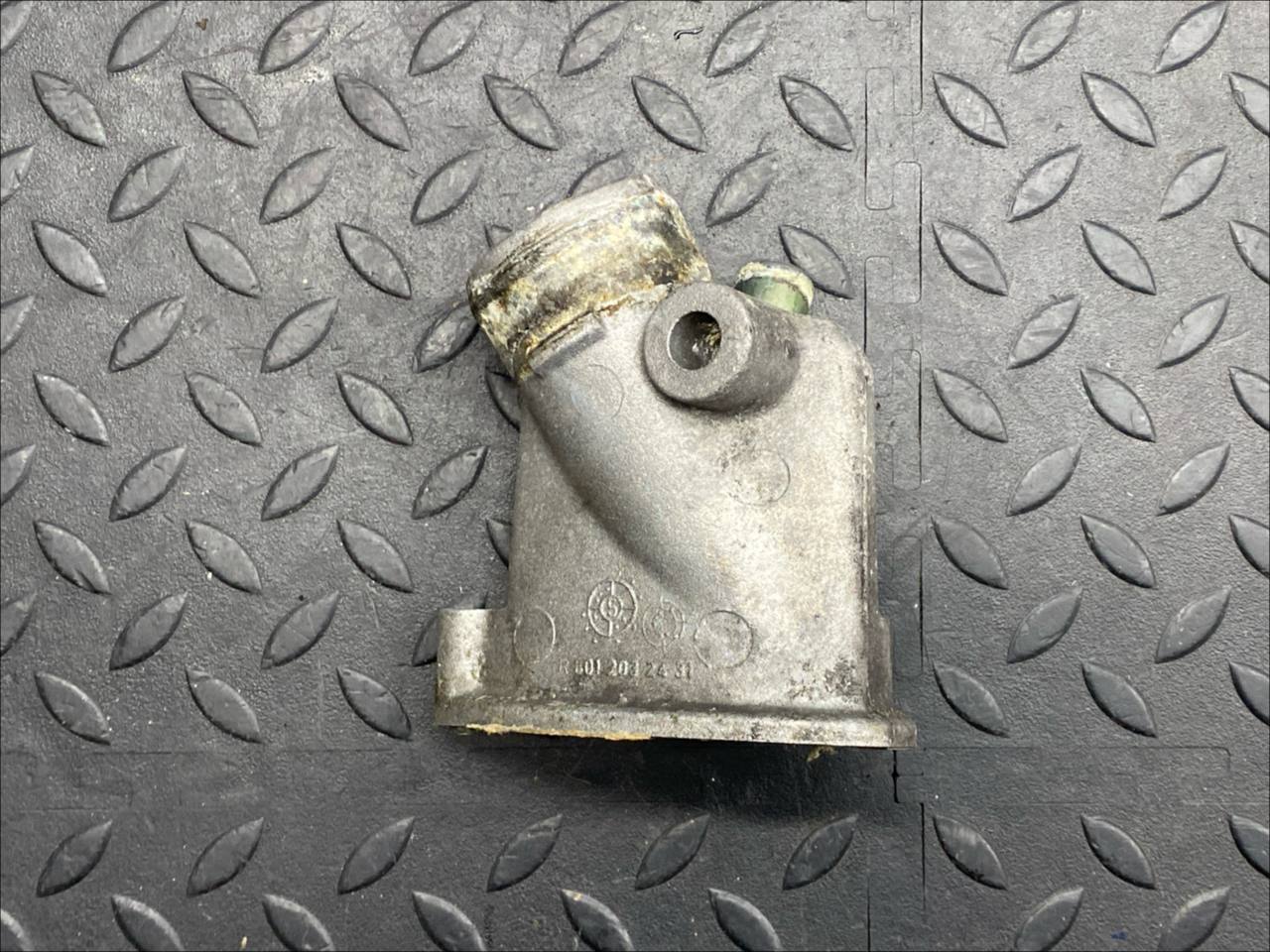 Фланец ОЖ Mercedes Vito/W638 1996-2003