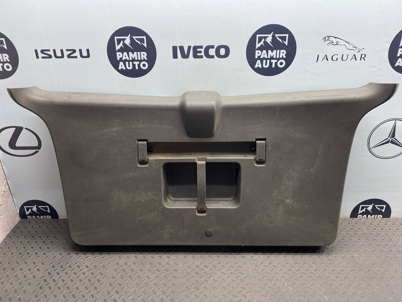 Обшивка двери багажника Opel Zafira/B 2005-2014