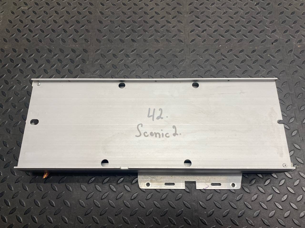 Усилитель акустический Scenic/2 2003-2009