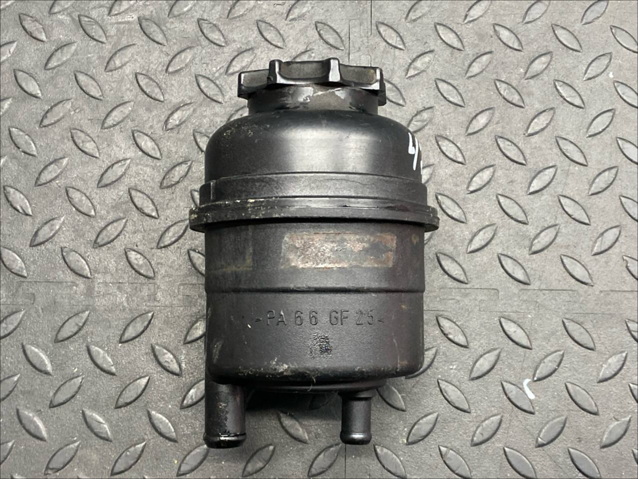 Бачок гур Mercedes Vito/W638 1996-2003