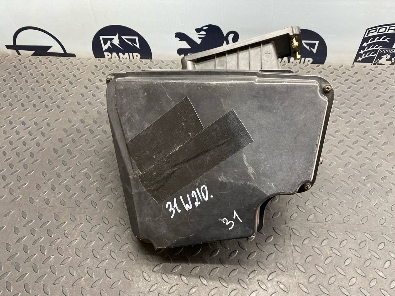 Корпус блока предохранителей Mercedes E/W210 1995-2003