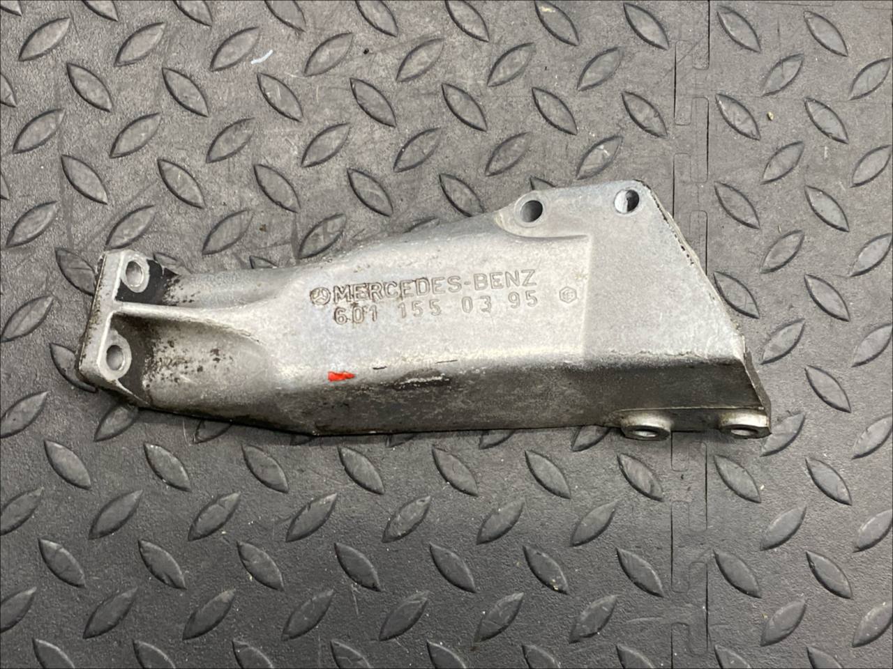 Кронштейн генератора Mercedes Vito/W638 1996-2003