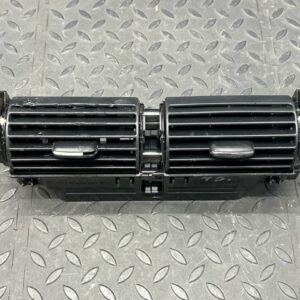 Дефлектор воздушный центральный Mercedes C/W203 2000-2008