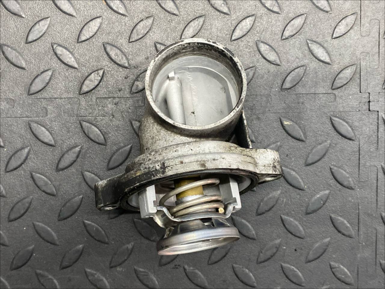 Термостат Mercedes Vito/W638 1996-2003