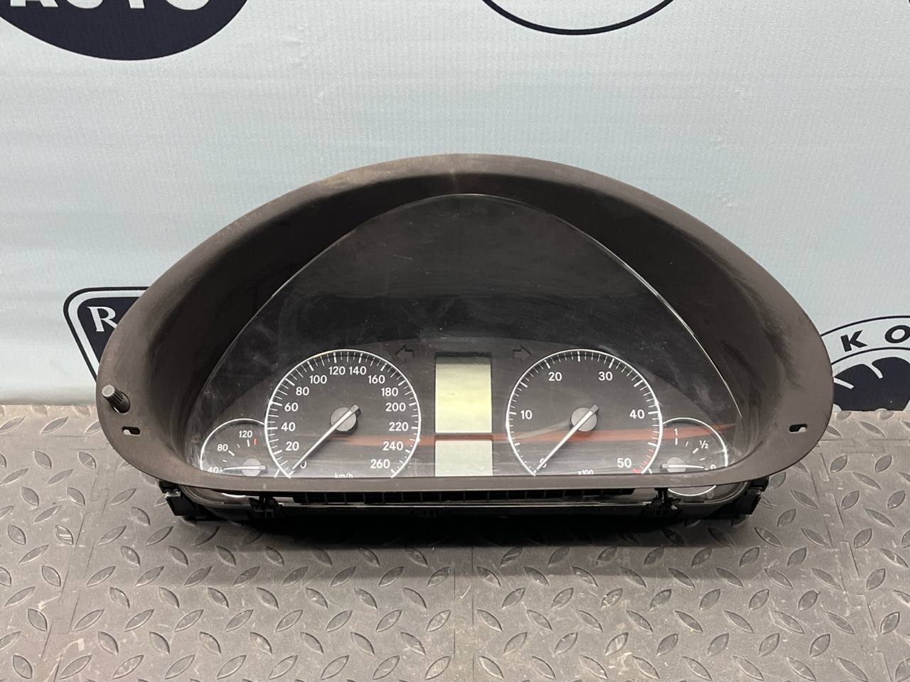 Комбинация приборов (Щиток) Mercedes C/W203 2000-2008