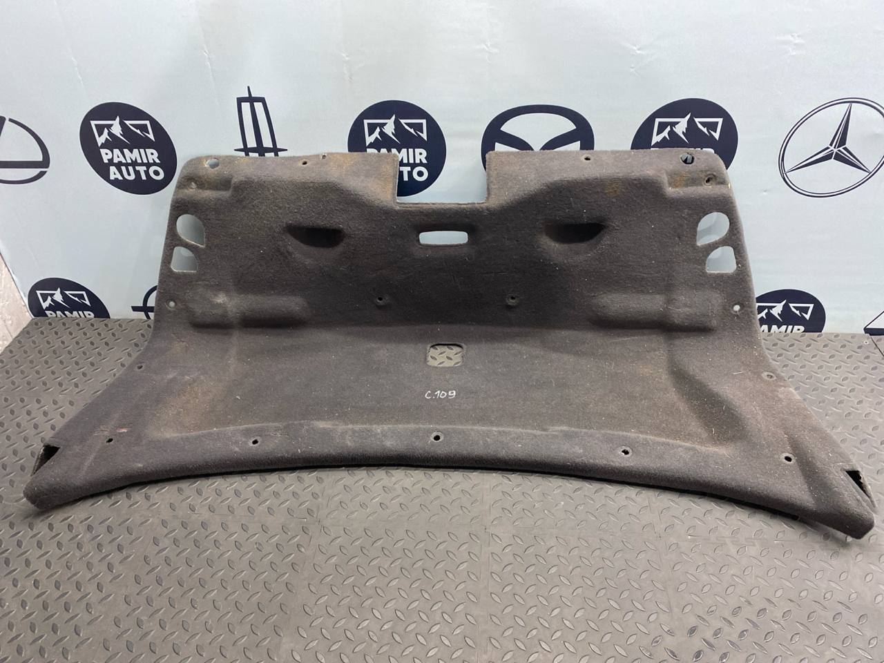 Обшивка крышки багажника Mercedes E/W210 1995-2003