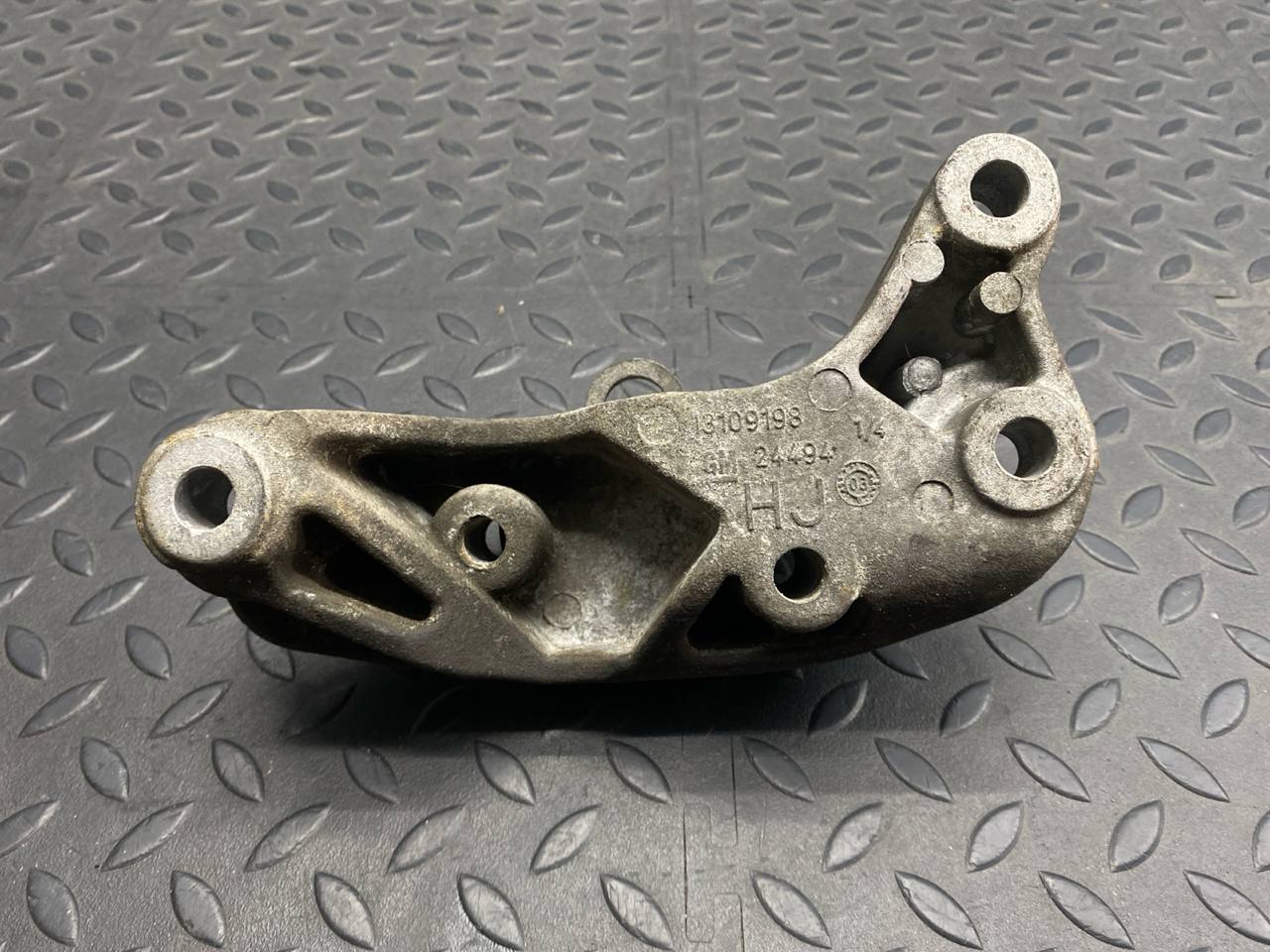 Кронштейн КПП Opel Corsa/D 2006-2014