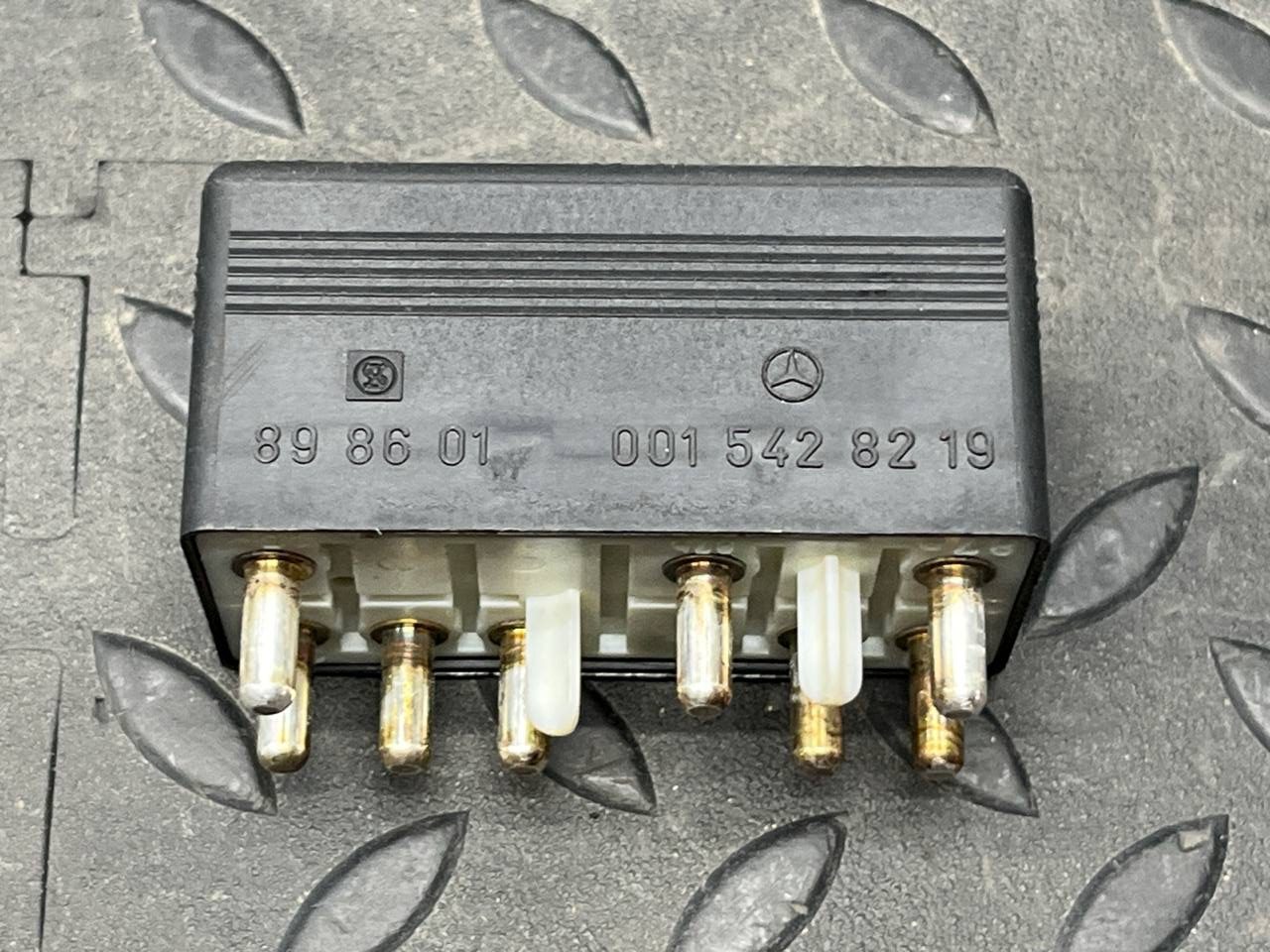 Реле вентилятора Mercedes C/W202 1993-2001