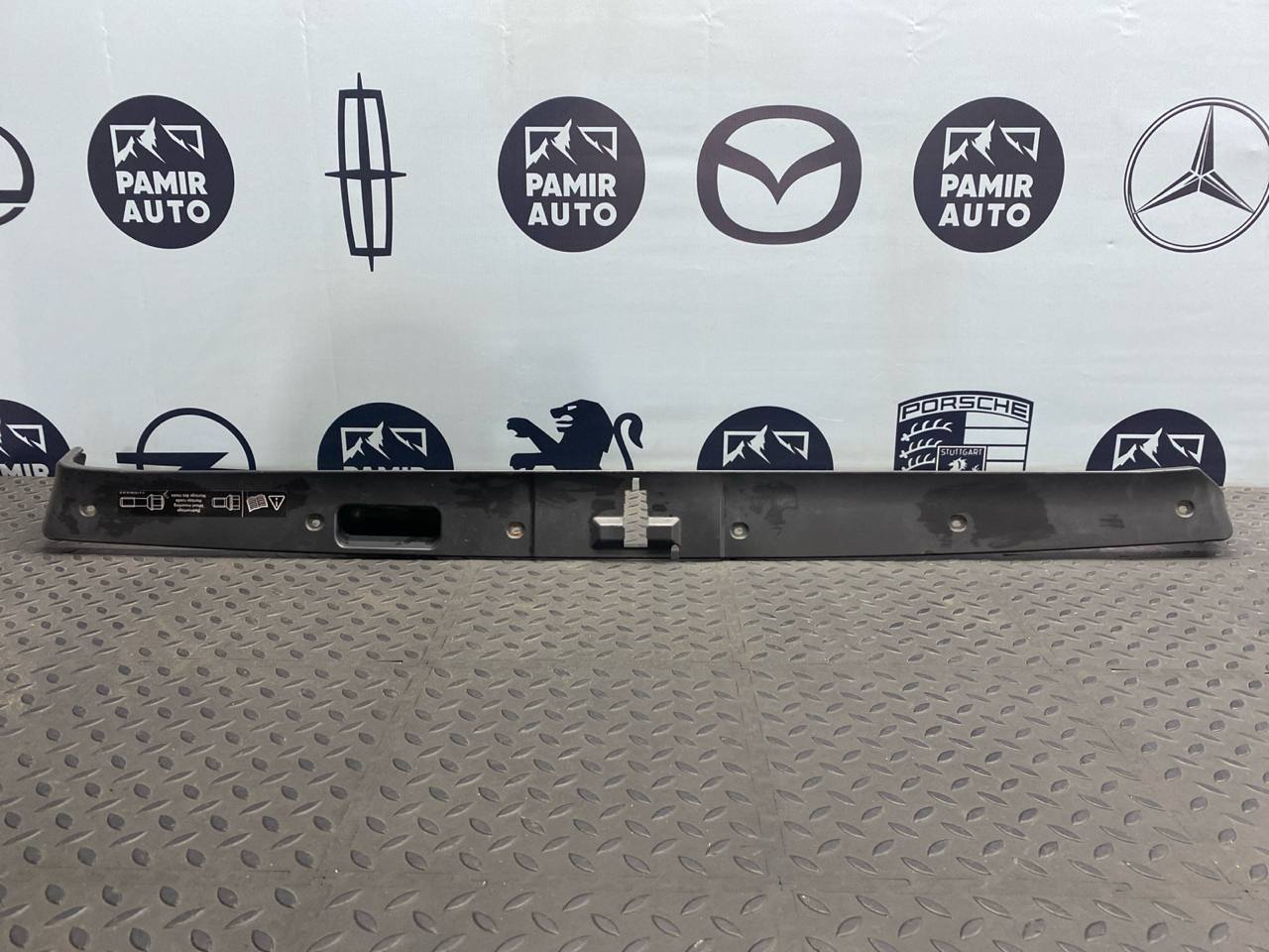 Обшивка двери багажника Mercedes E/W210 1995-2003