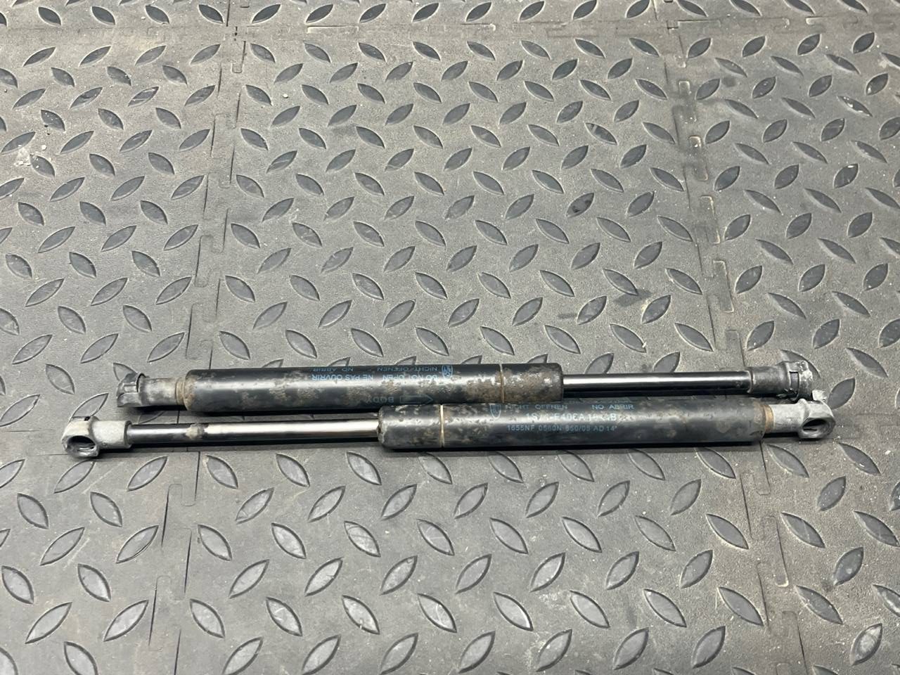 Амортизатор двери багажника Ford Mondeo/3 2000-2007