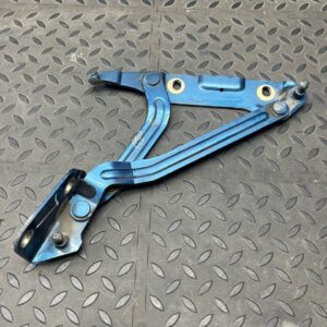 Петля крышки багажника левая Ford Mondeo/3 2000-2007