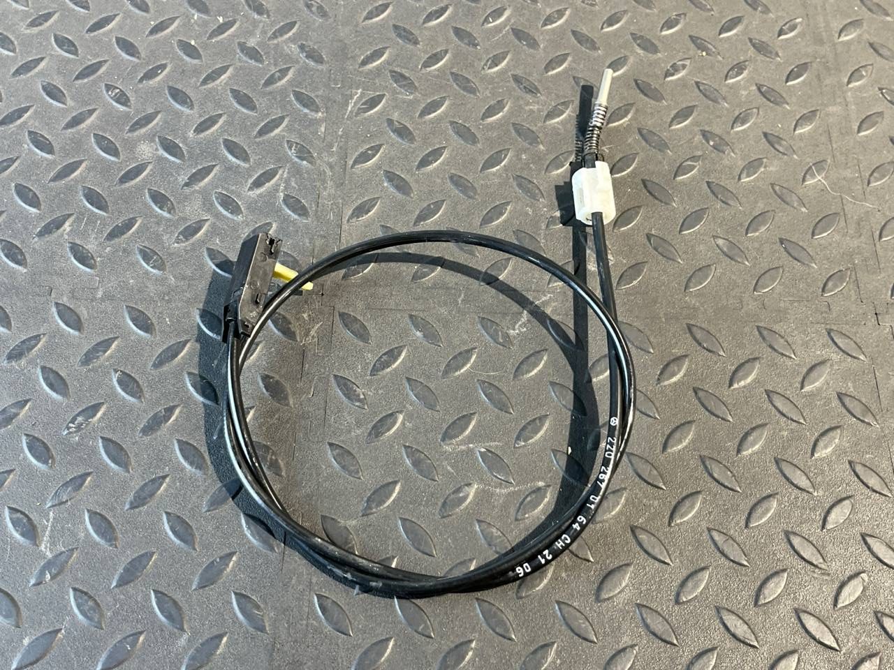 Трос замка зажигания Mercedes E/W211 2002-2009