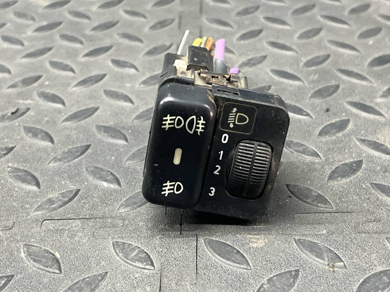 Кнопка корректора фар Mercedes Vito/W638 1996-2003