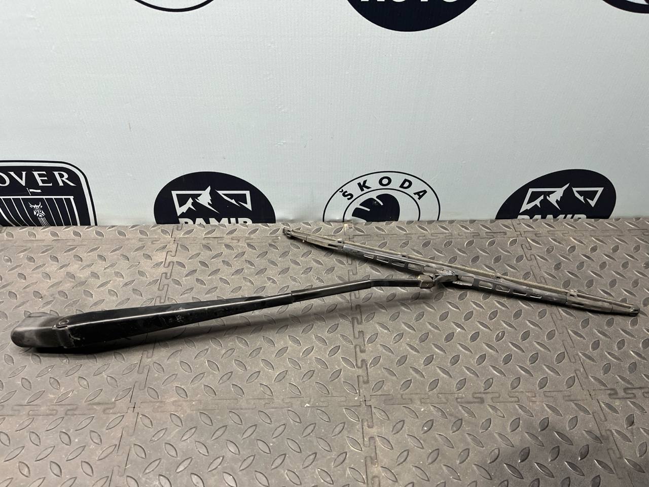 Поводок стеклоочистителя задний Mercedes Vito/W638 1996-2003