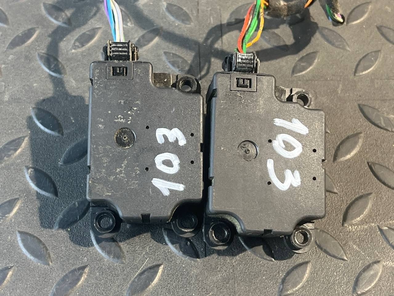 Моторчик заслонки отопителя Renault Scenic/2 2003-2009