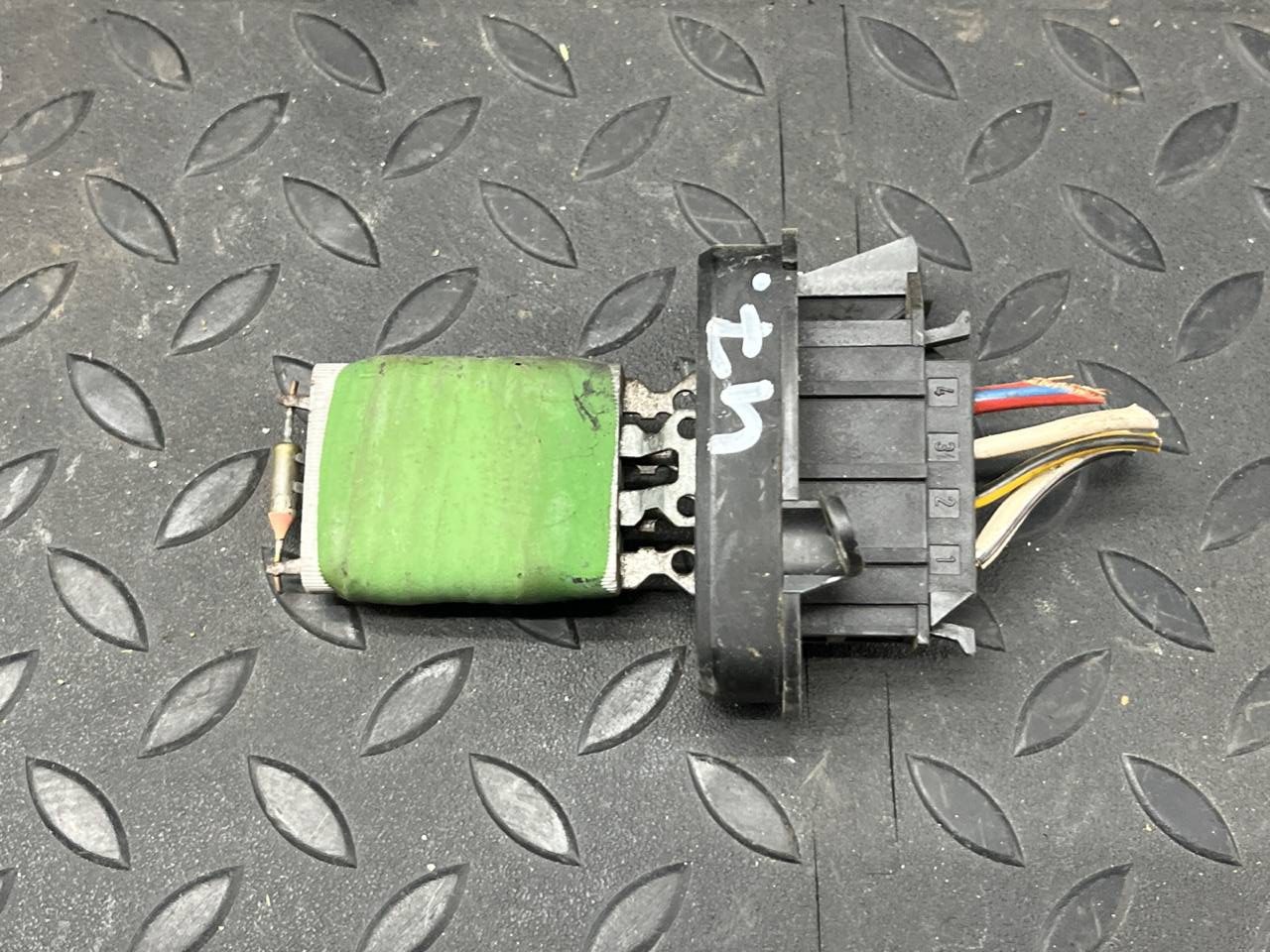 Резистор отопителя Mercedes Vito/W638 1996-2003