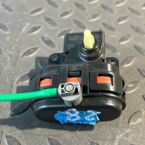 Моторчик заслонки отопителя Mercedes E/W210 1995-2003