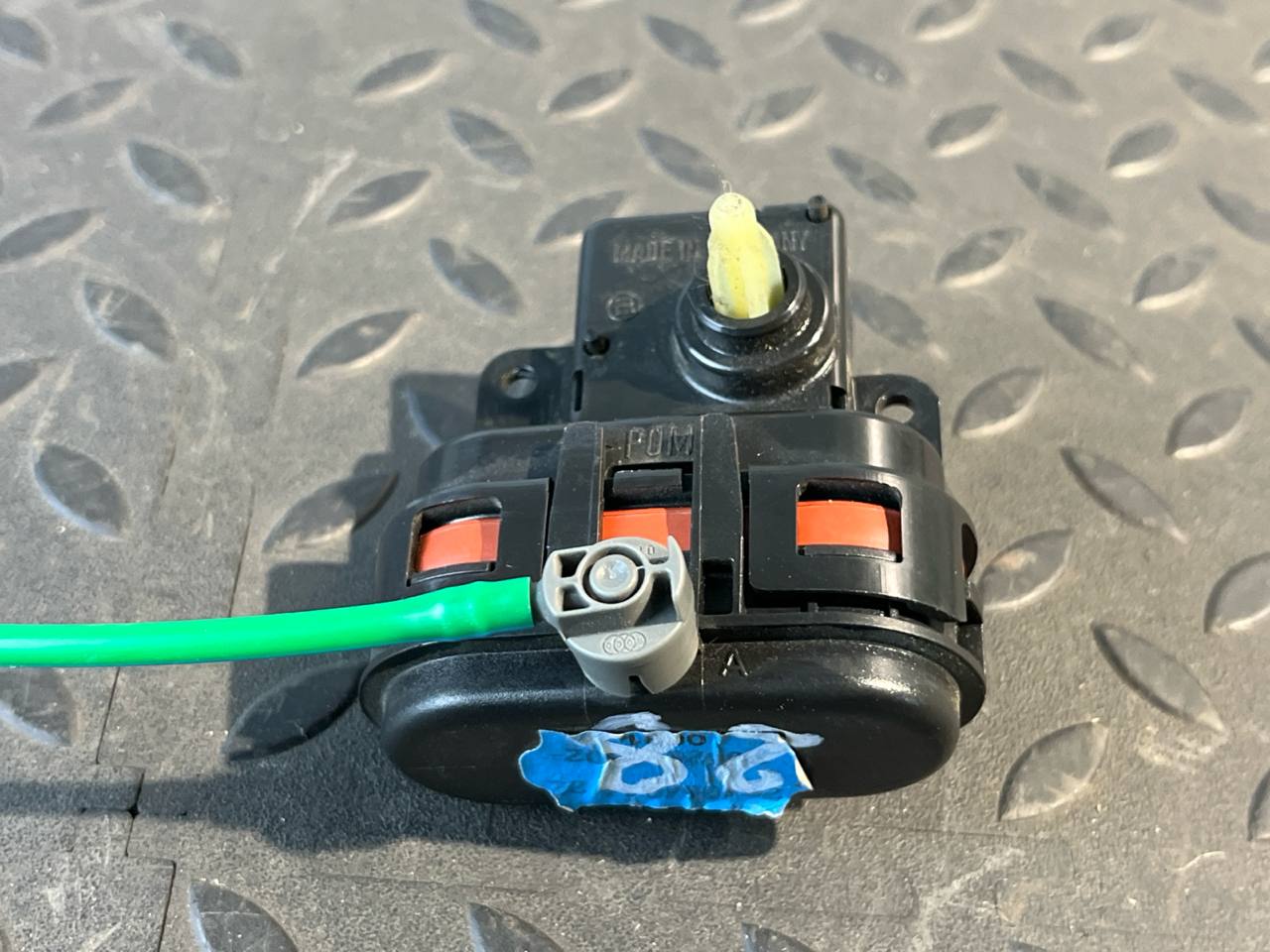 Моторчик заслонки отопителя Mercedes E/W210 1995-2003