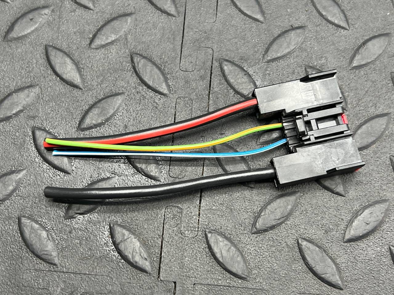 Разъем резистора отопителя Ford Focus/2 2004-2011