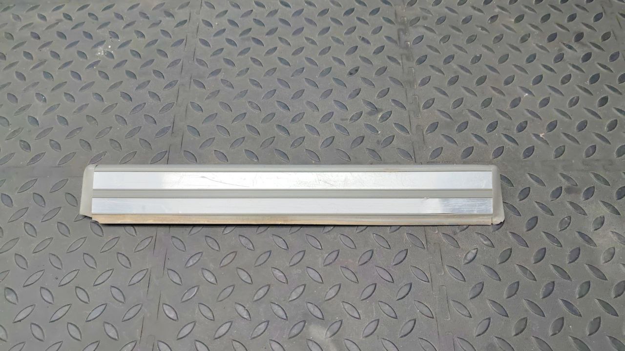 Накладка порога передняя Mercedes C/W202 1993-2001