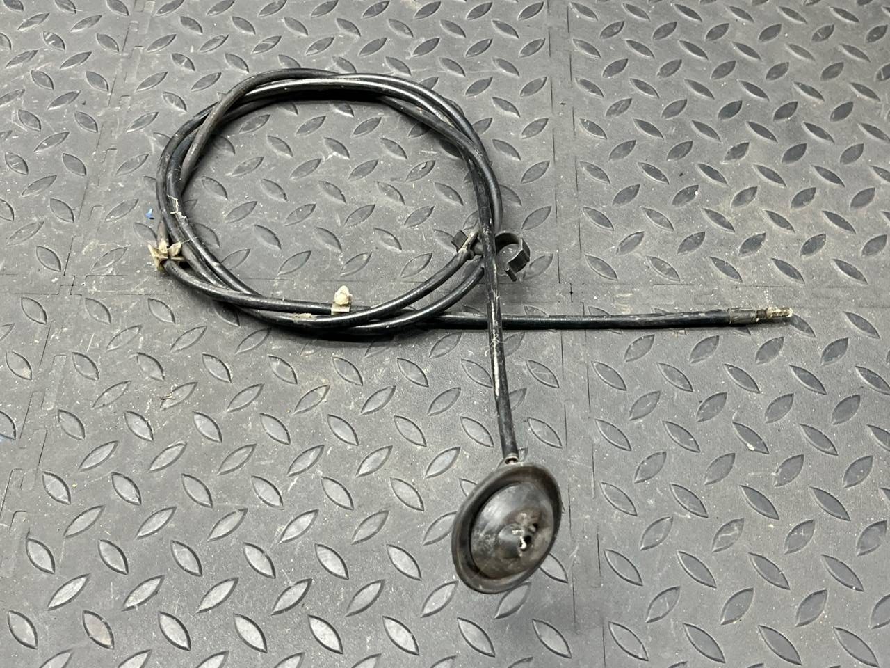 Трос замка капота Mercedes Vito/W638 1996-2003