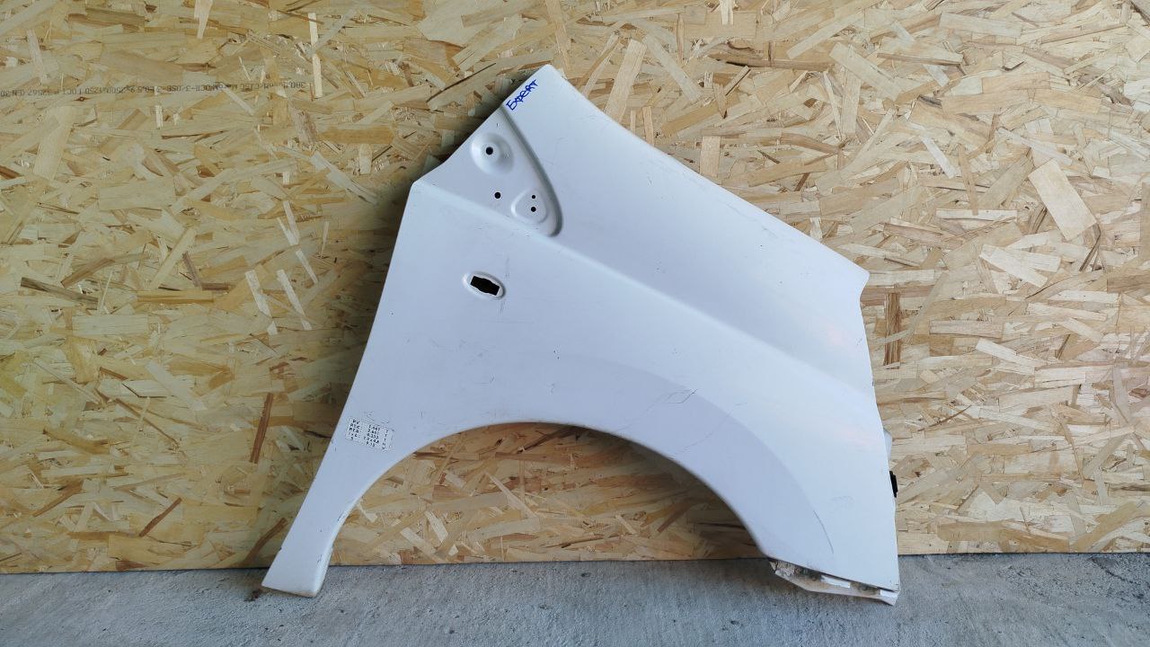 Крыло переднее правое Peugeot Expert/2 2007-2016