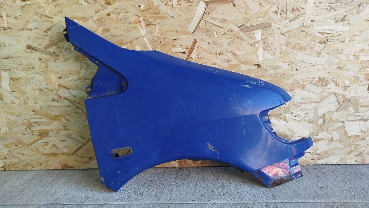 Крыло переднее правое Mercedes Vito/W638 1996-2003