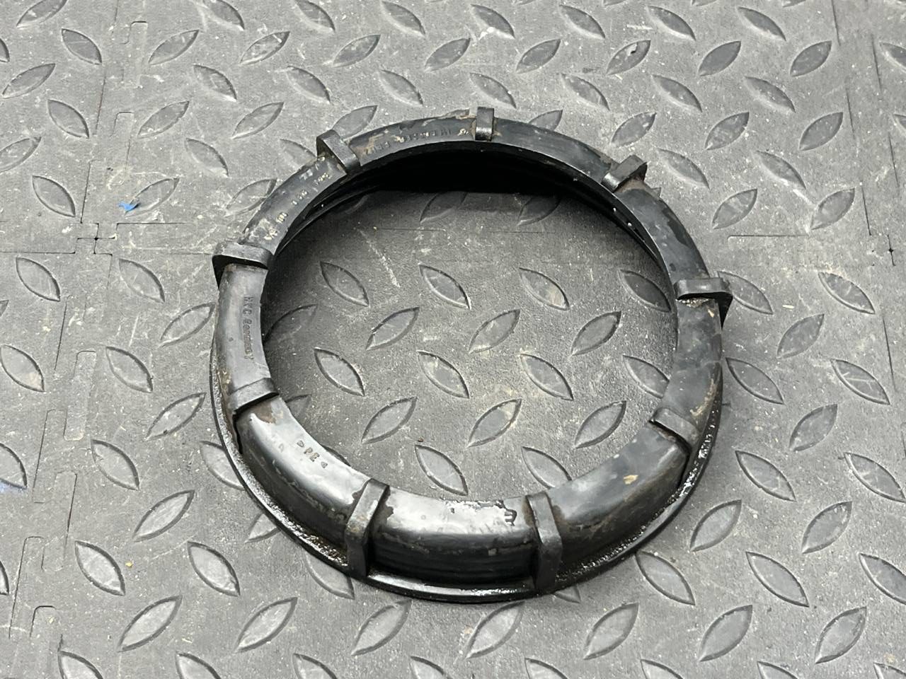 Гайка топливного насоса Mercedes Vito/W638 1996-2003