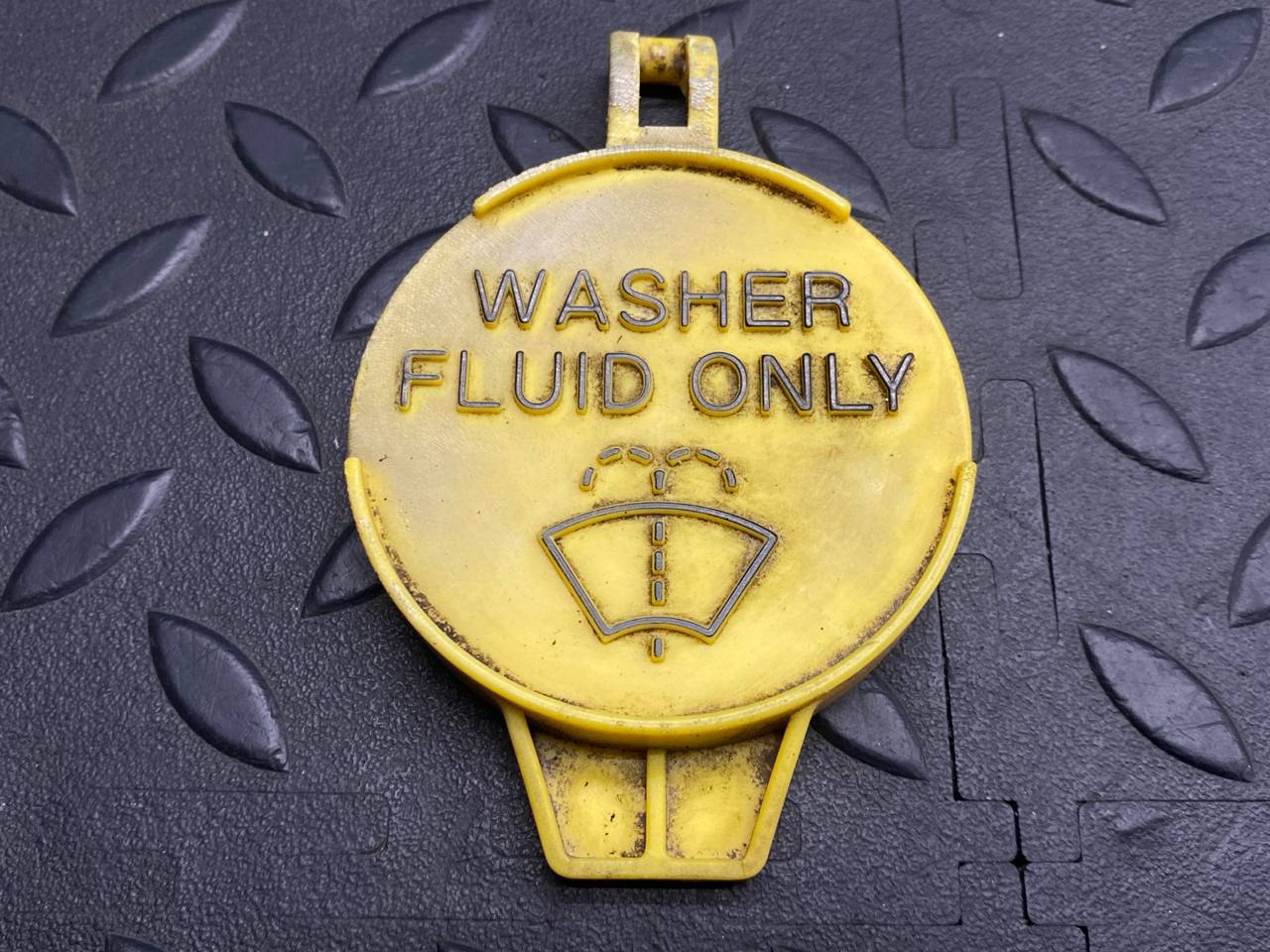 Крышка бачка омывателя Chrysler PT Cruiser 2000-2010