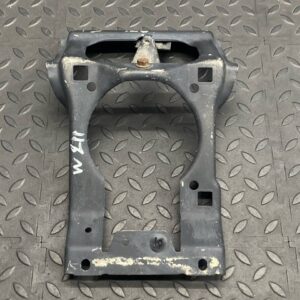 Кронштейн замка капота Mercedes E/W211 2002-2009