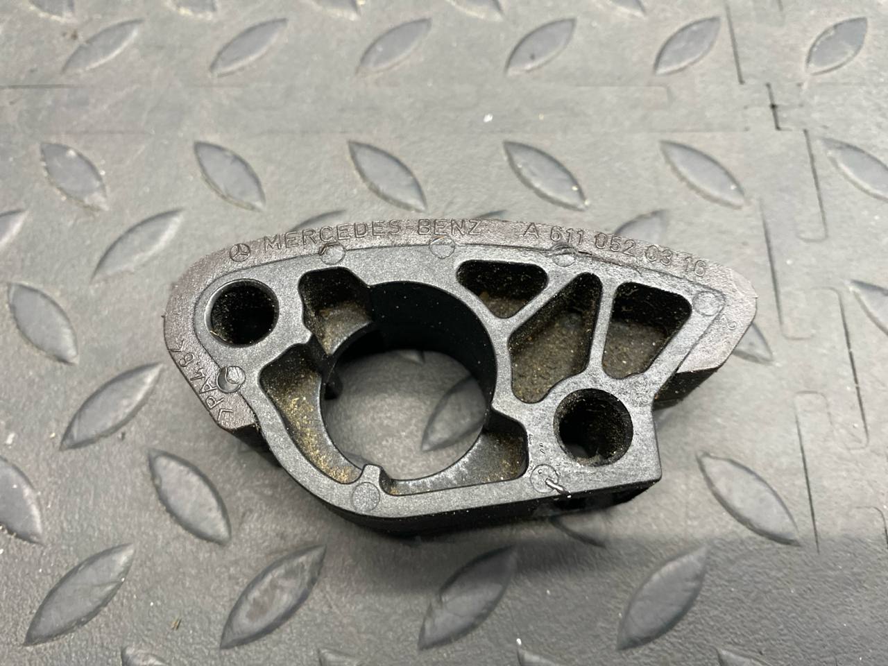 Успокоитель цепи Mercedes E/W211 2002-2009