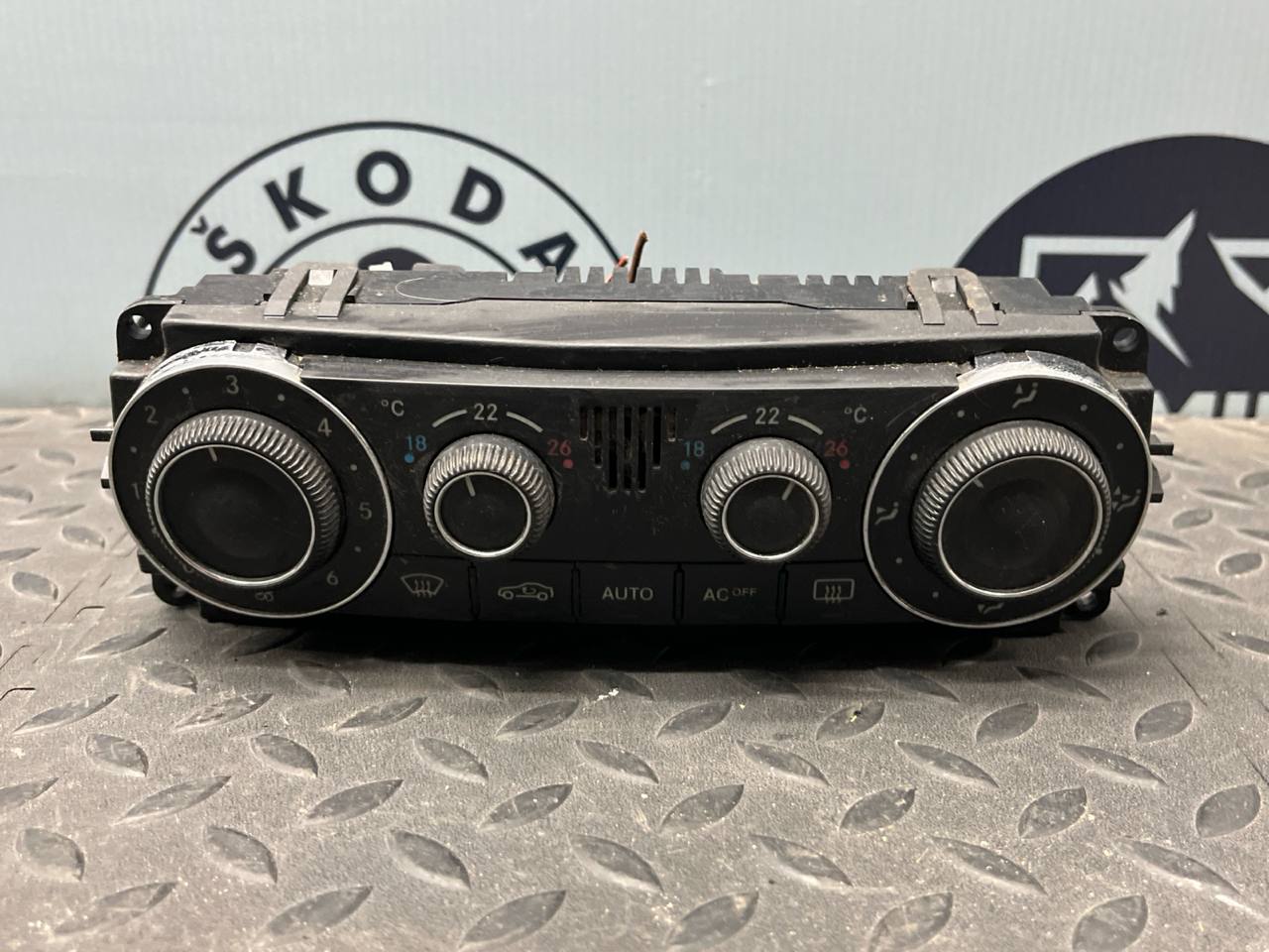 Блок управления климатом Mercedes C/W203 2000-2008
