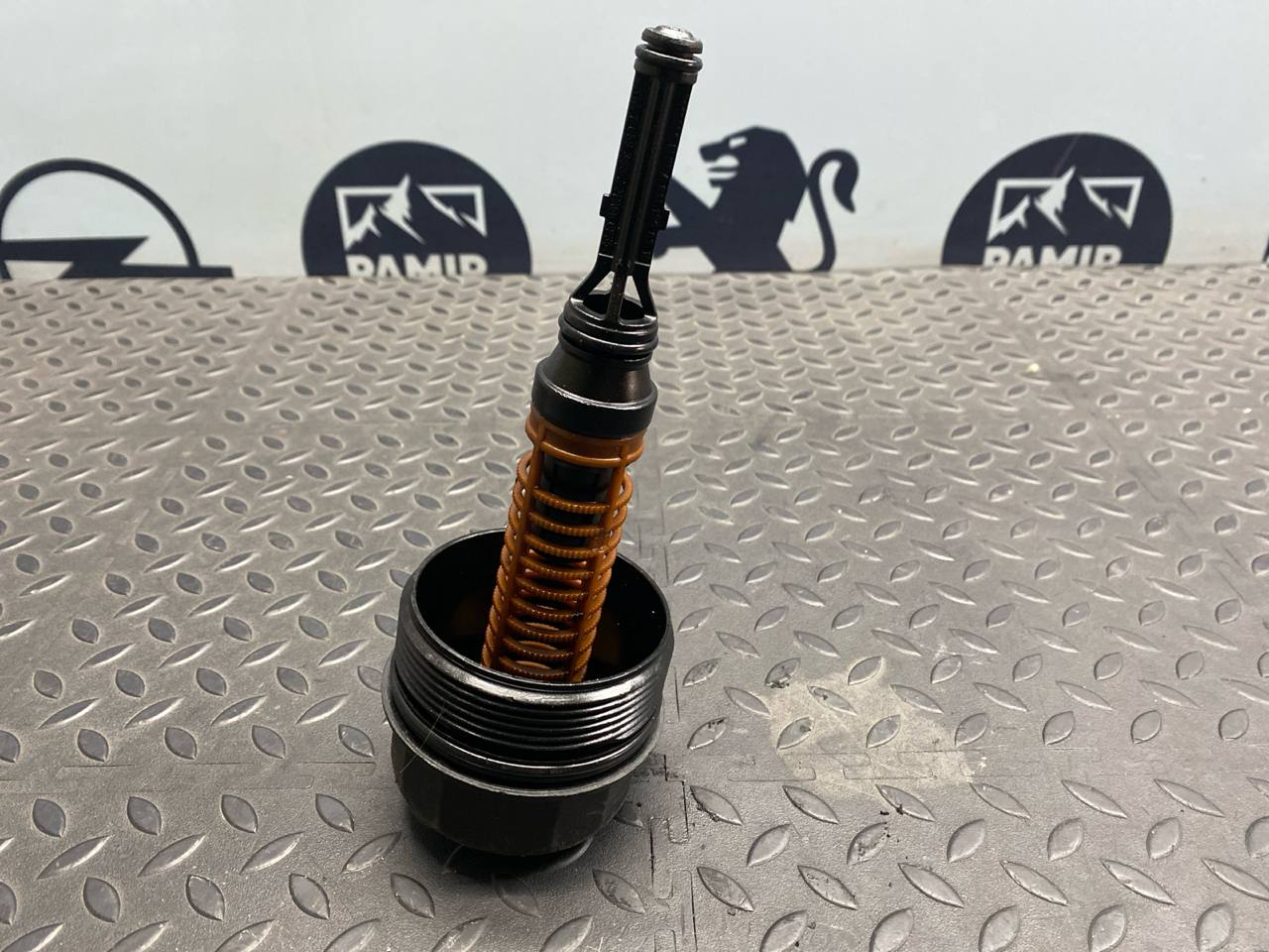 Крышка корпуса масляного фильтра Mercedes E/W211 2002-2009