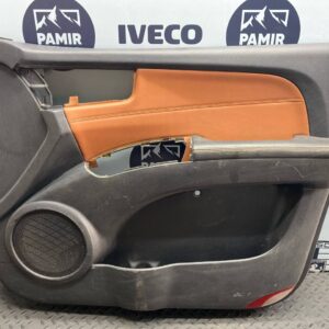 Обшивка двери передняя правая Kia Sportage/2 2004-2010