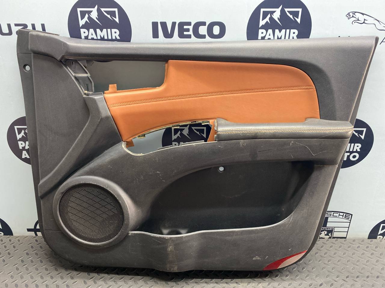 Обшивка двери передняя правая Kia Sportage/2 2004-2010