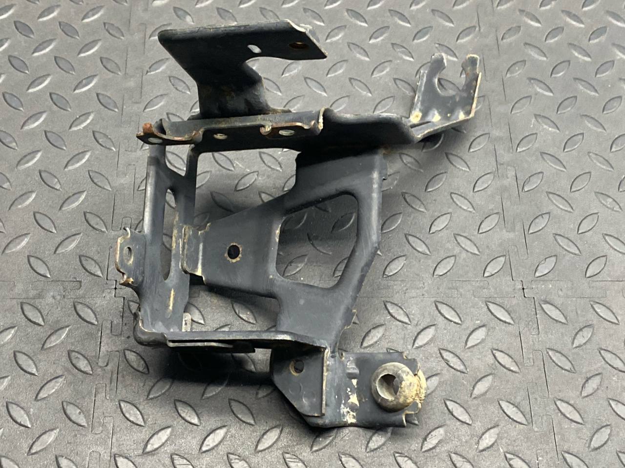 Кронштейн блока ABS Opel Zafira/B 2005-2014