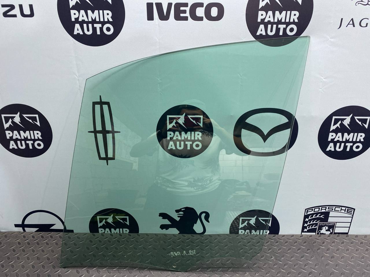 Стекло двери переднее левое Renault Scenic/2 2003-2009