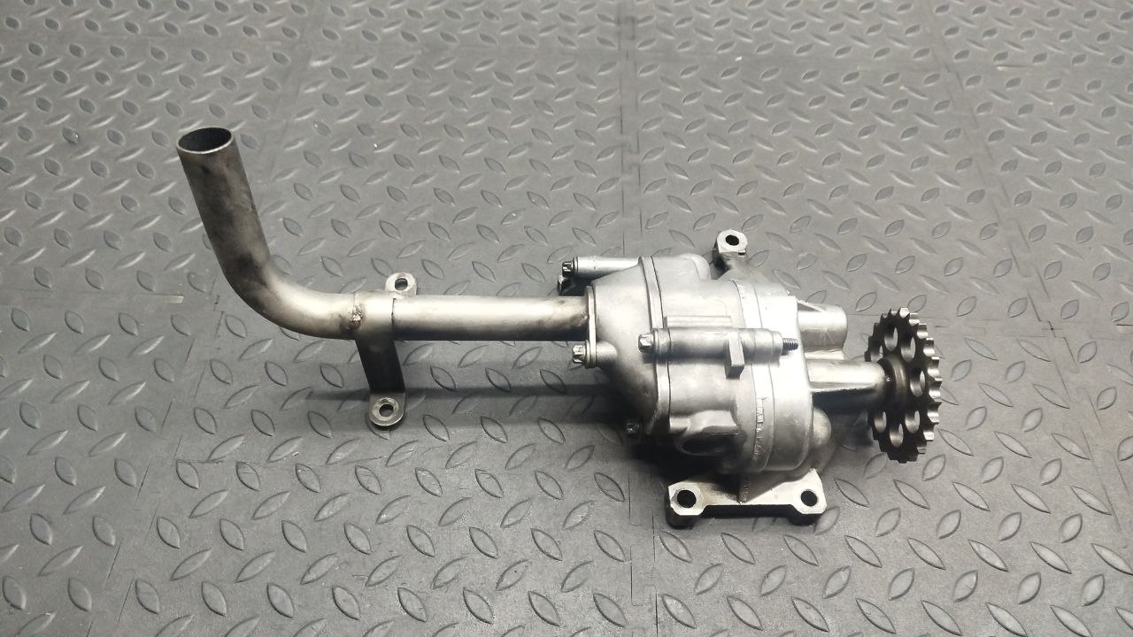 Насос масляный Mercedes C/W203 2000-2008