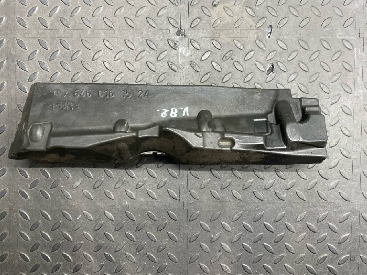 Крышка на двигатель (Декоративная) Mercedes E/W211 2002-2009