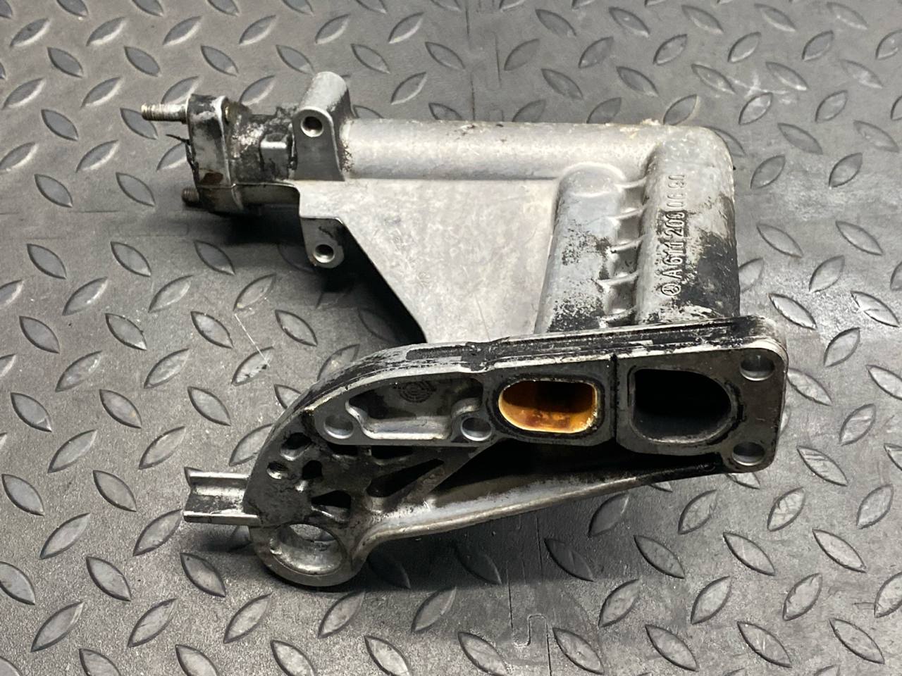 Фланец ОЖ Mercedes E/W211 2002-2009