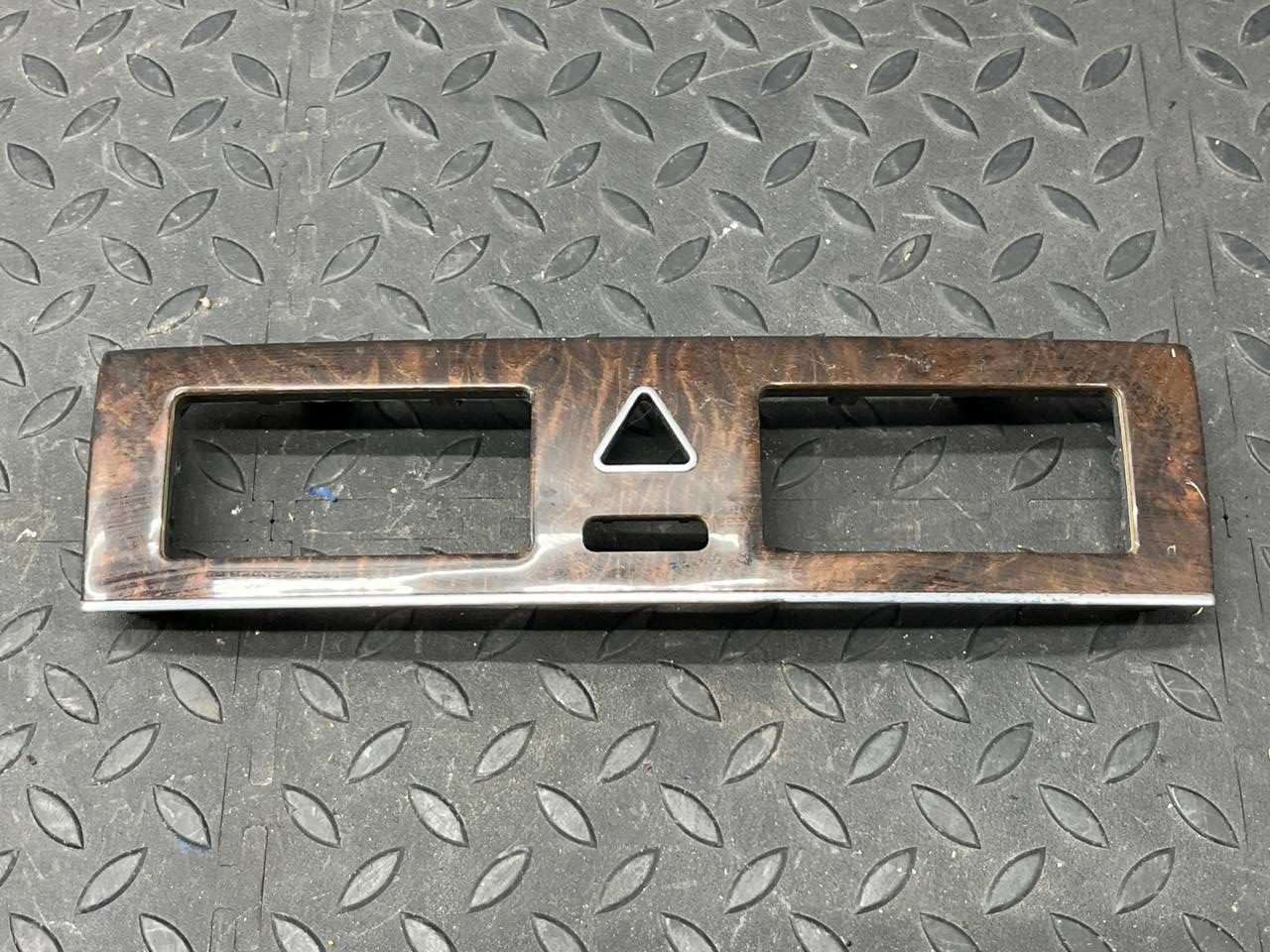 Накладка на торпедо Mercedes C/W203 2000-2008