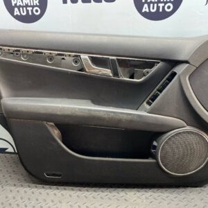 Обшивка двери передняя левая Mercedes C/W204 2006-2015
