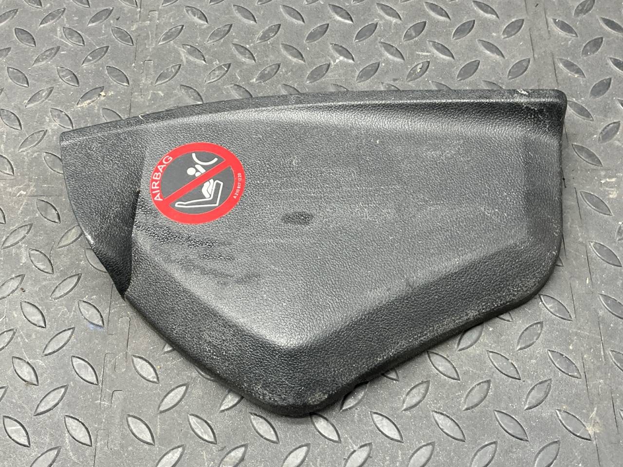 Накладка на торпедо правая Mercedes C/W203 2000-2008