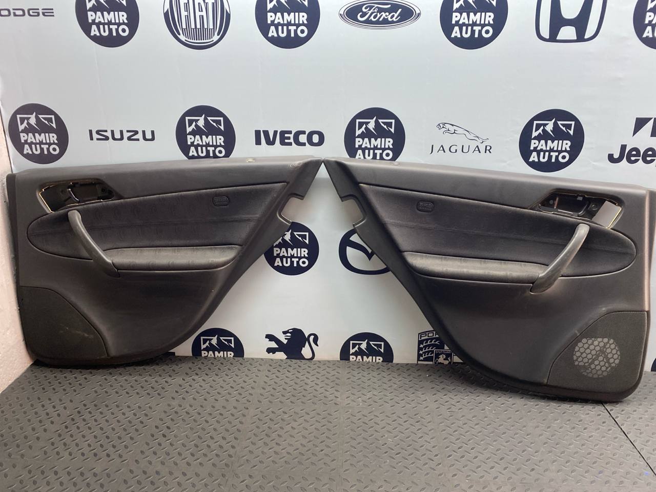 Обшивка двери задняя Mercedes C/W203 2000-2008