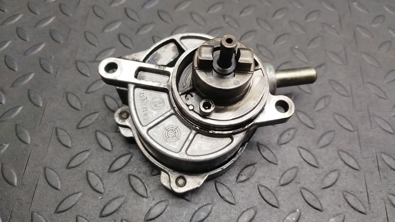 Насос вакуумный Mercedes C/W203 2000-2008