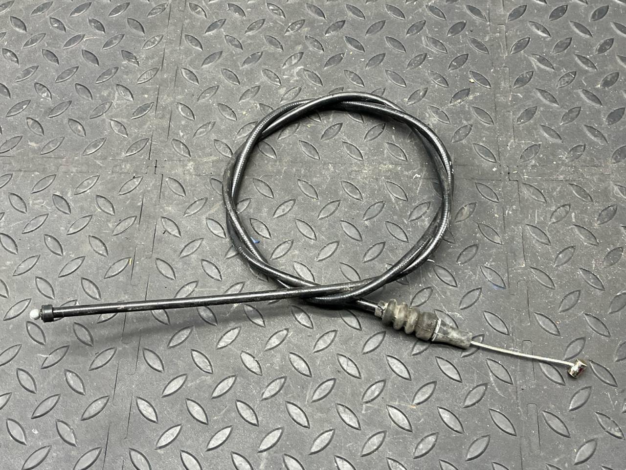 Трос замка капота Mercedes C/W203 2000-2008