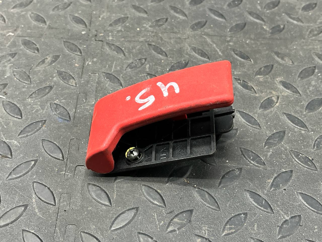 Ручка открывания капота Mercedes C/W203 2000-2008