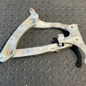 Петля капота правая Mercedes C/W202 1993-2001