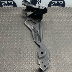 Кронштейн фары правый Mercedes C/W204 2006-2015