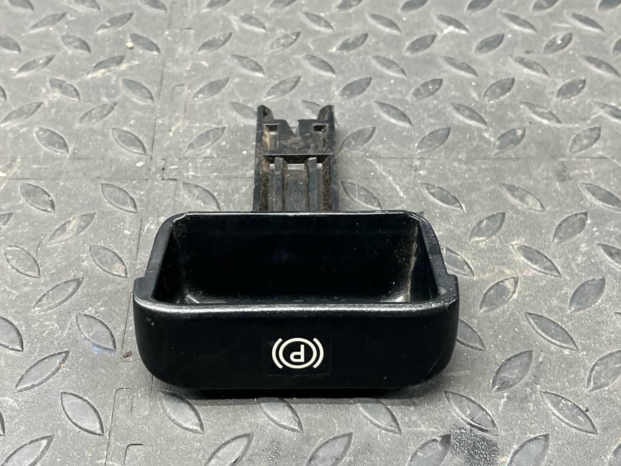 Рычаг стояночного тормоза Mercedes C/W203 2000-2008